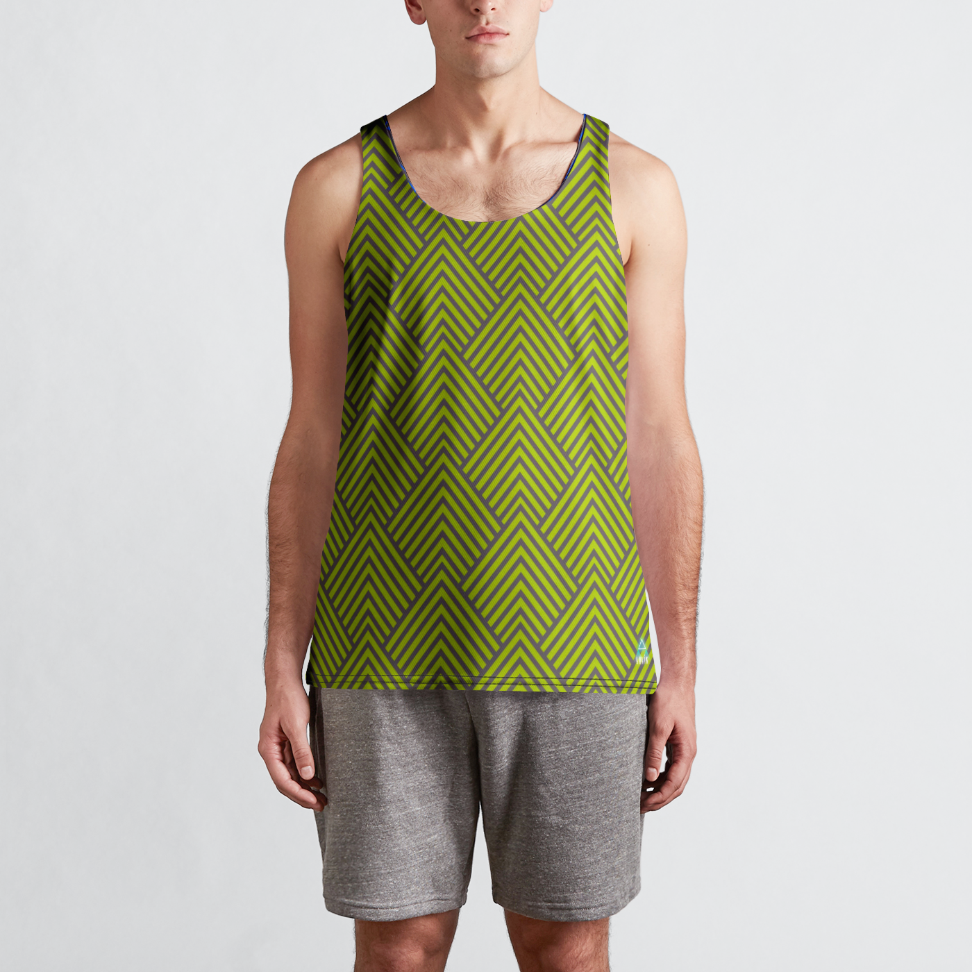 Triangulo Reversible Tank